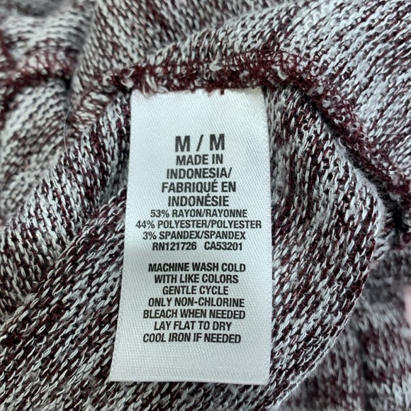 Cape Juby Cardigan with Pockets - Picture 6 of 9